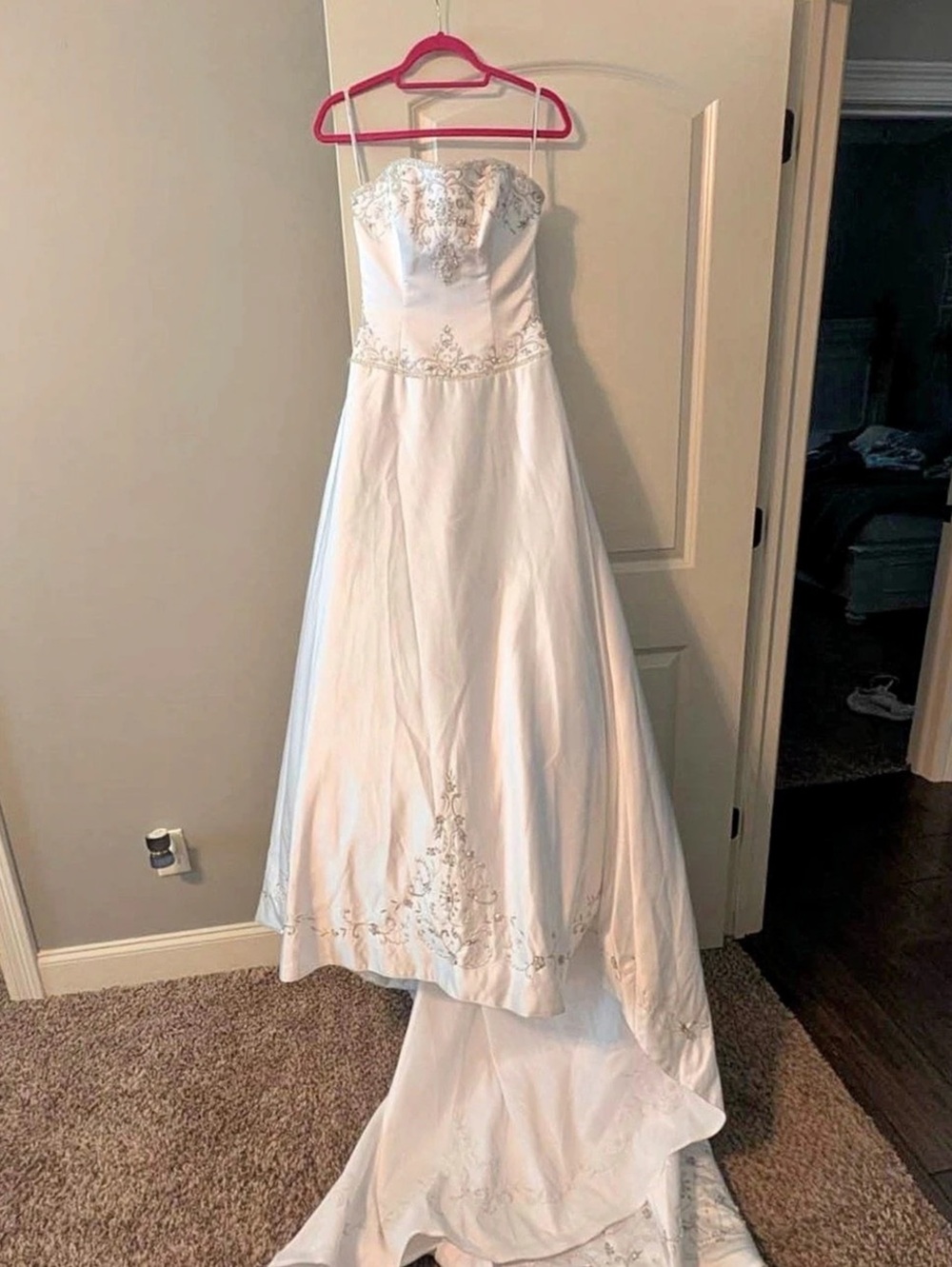 Strapless Wedding Gown in White Like New